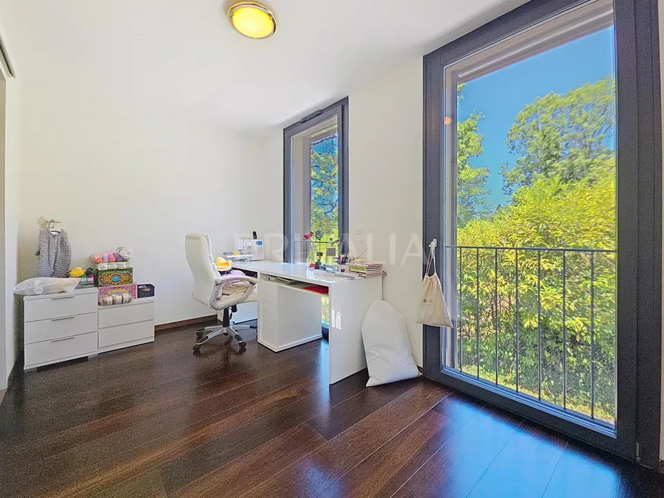 Élégante villa semi-individuelle aux prestations haut de gamme