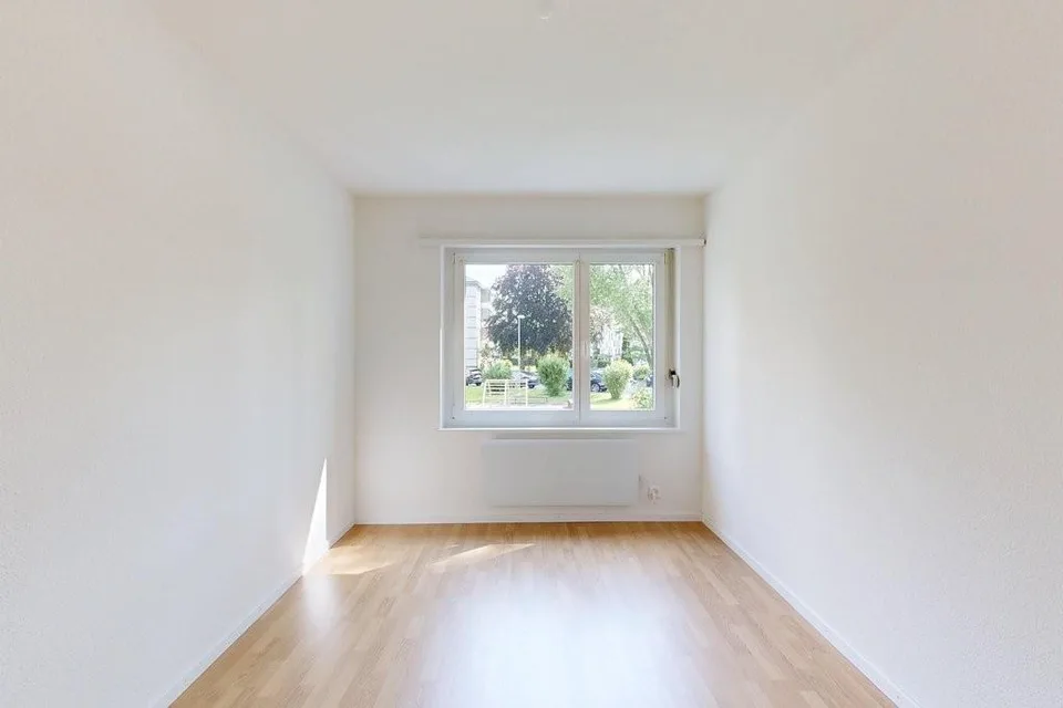 Appartamento accogliente con balcone e attrezzatura pratica