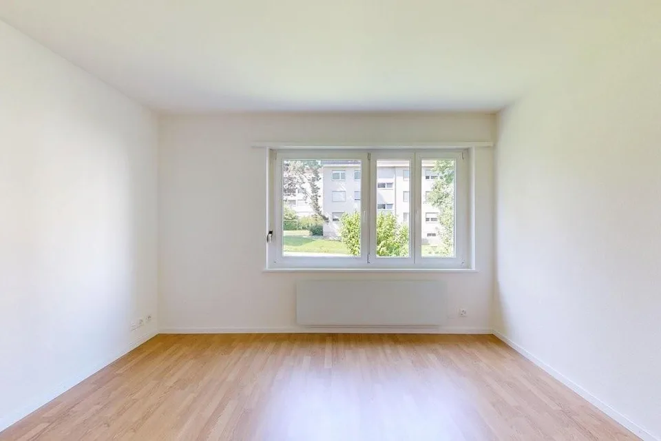 Appartamento accogliente con balcone e attrezzatura pratica