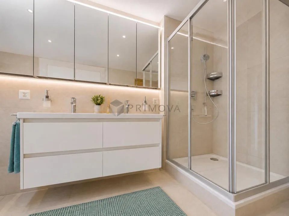 LOTS OF SPACE FOR FAMILY. AND FOR EACH INDIVIDUAL.
