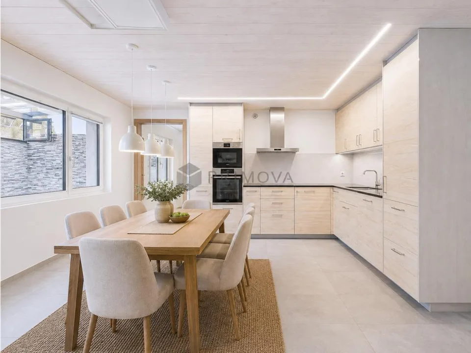 LOTS OF SPACE FOR FAMILY. AND FOR EACH INDIVIDUAL.