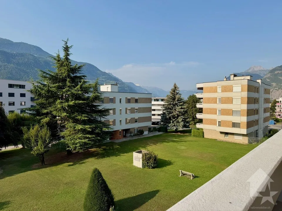 Bel appartement 4.5 pièces, situé à proximité des commodités