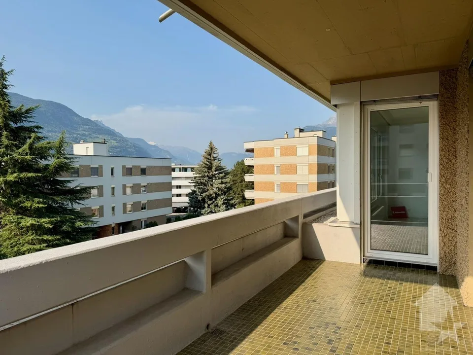 Bel appartement 4.5 pièces, situé à proximité des commodités