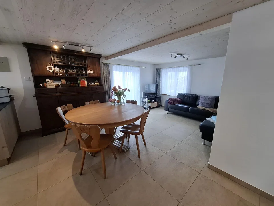 Traumhaftes Einfamilienhaus Chalet mit separatem Studio in Tramelan