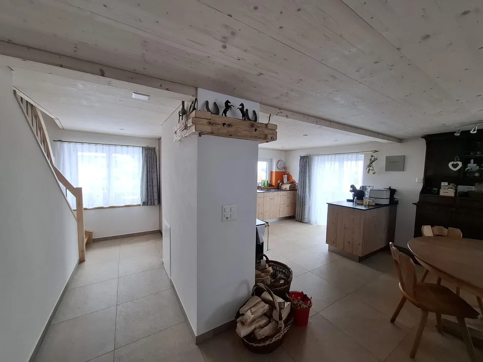 Traumhaftes Einfamilienhaus Chalet mit separatem Studio in Tramelan