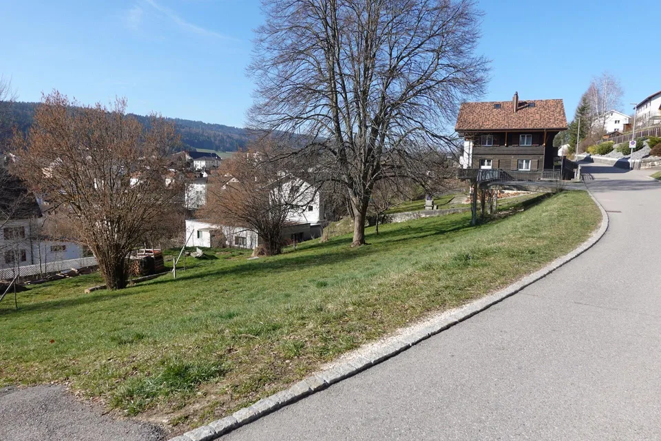 Traumhaftes Einfamilienhaus Chalet mit separatem Studio in Tramelan
