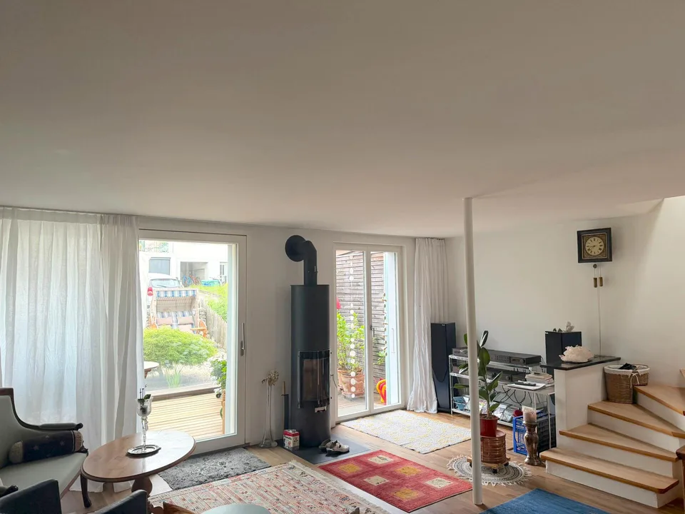 Charmantes 4.5-Zimmer-Reiheneinfamilienhaus in Spiez mit schöner Au...