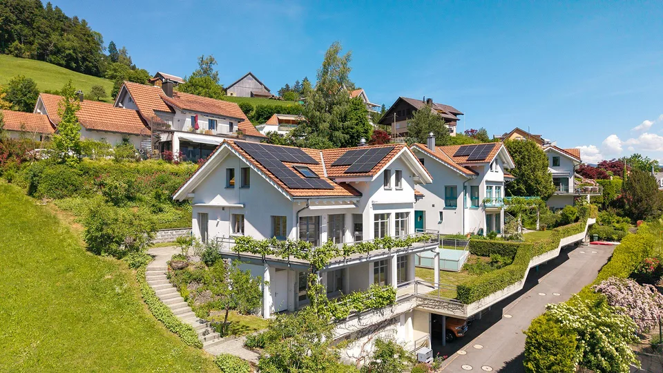 Einfamilienhaus mit Einliegerwohnung und schöner Fernsicht