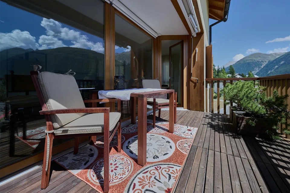 Exklusives Wohnerlebnis – Stilvolle 3.5-Zimmer Wohnung in Samedan
