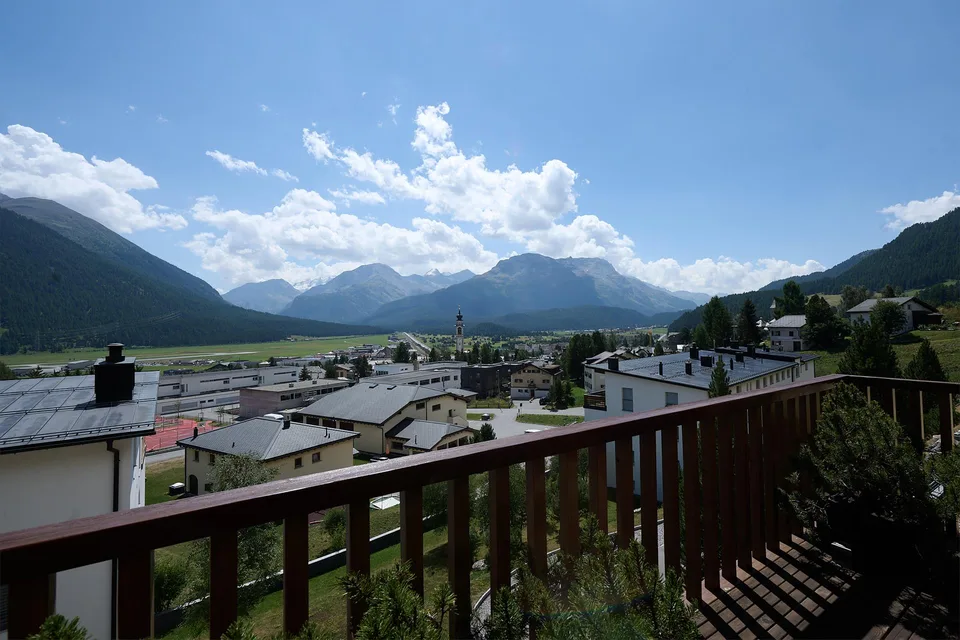 Exklusives Wohnerlebnis – Stilvolle 3.5-Zimmer Wohnung in Samedan