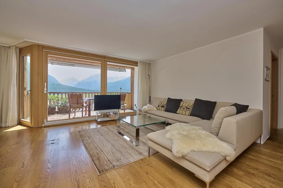 Exklusives Wohnerlebnis – Stilvolle 3.5-Zimmer Wohnung in Samedan