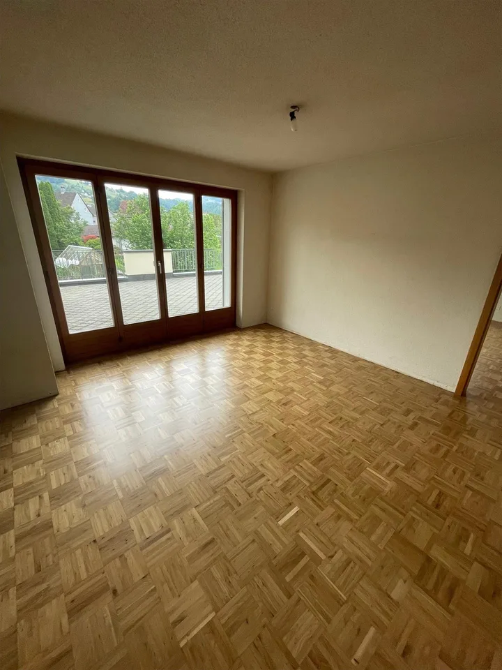 Sonnige 4.5 Zimmer Wohnung an ruhiger Lage