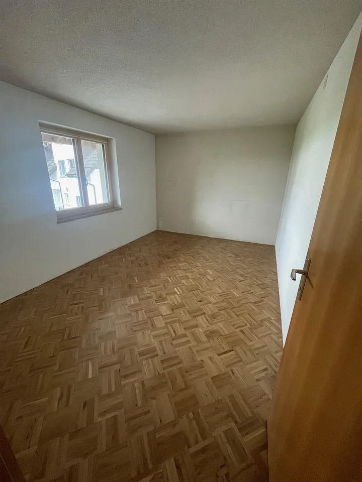 Sonnige 4.5 Zimmer Wohnung an ruhiger Lage