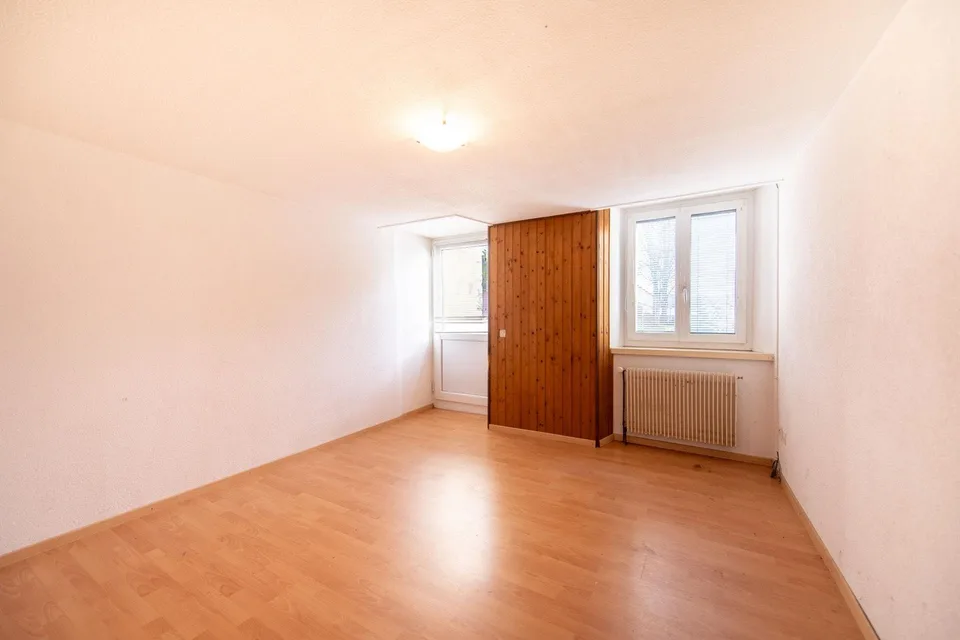 Una Casa con Potenziale - Proprietà Adiacente Anche Disponibile
