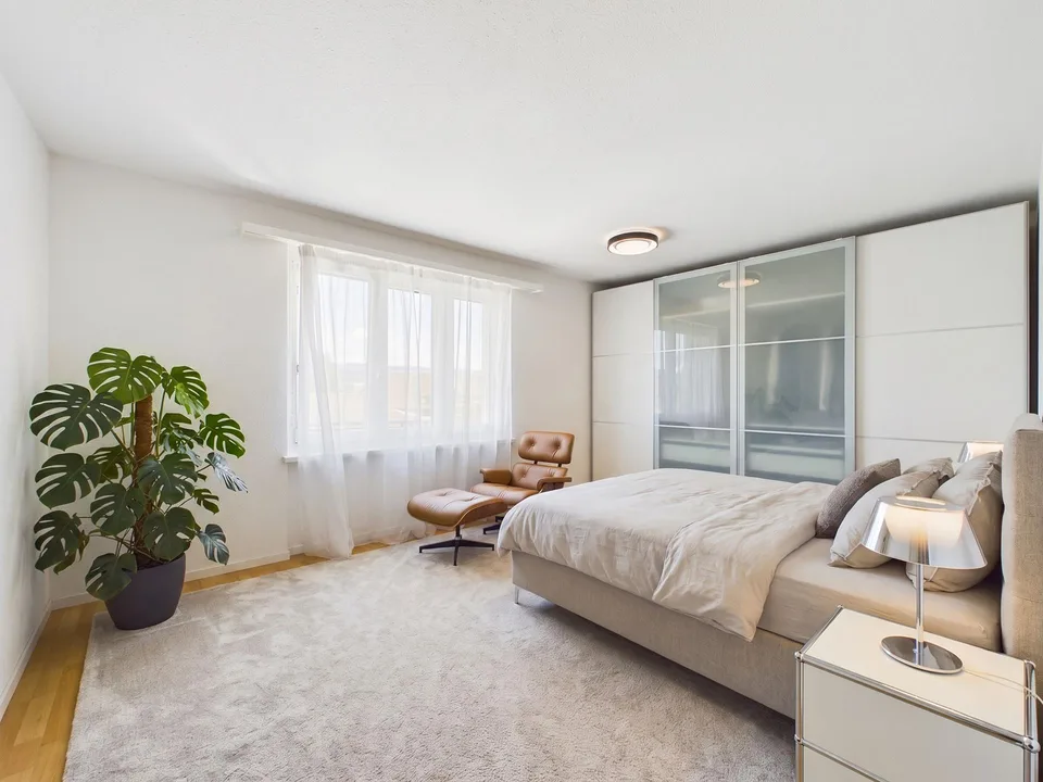 Moderne und lichtdurchflutete Wohnung mit Balkon in Schwaderloch