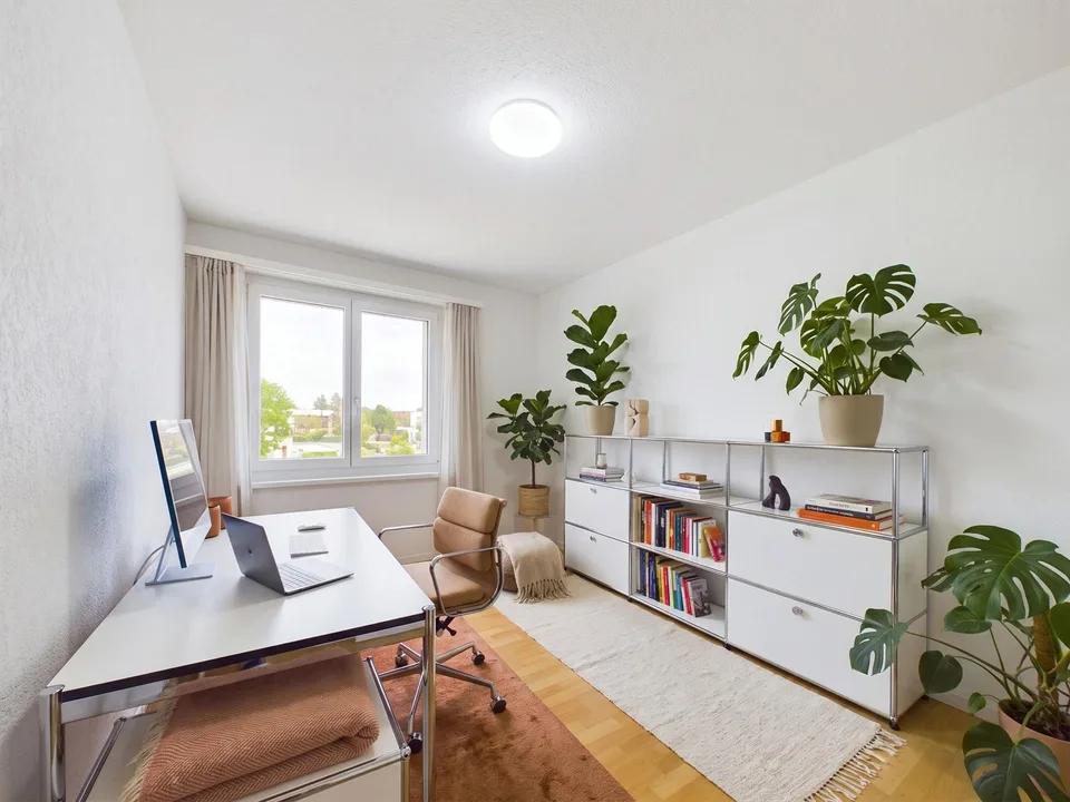 Moderne und lichtdurchflutete Wohnung mit Balkon in Schwaderloch