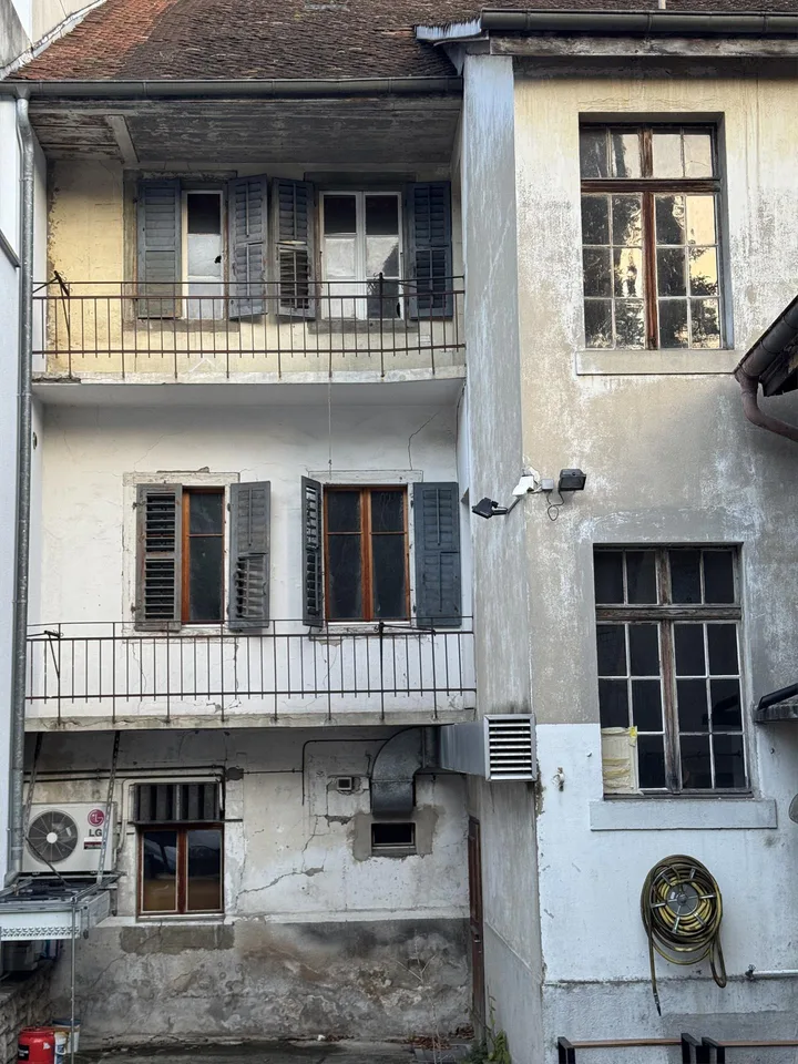Immeuble à rénover - projet de rénovation et permis en force - fort...