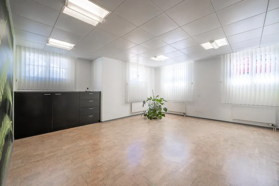 Vielseitige Fläche mit Potenzial zur attraktiven Wohnung