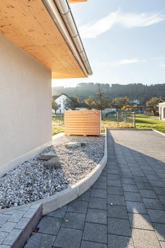 NEUES 6.5-Zimmer-Einfamilienhaus am See