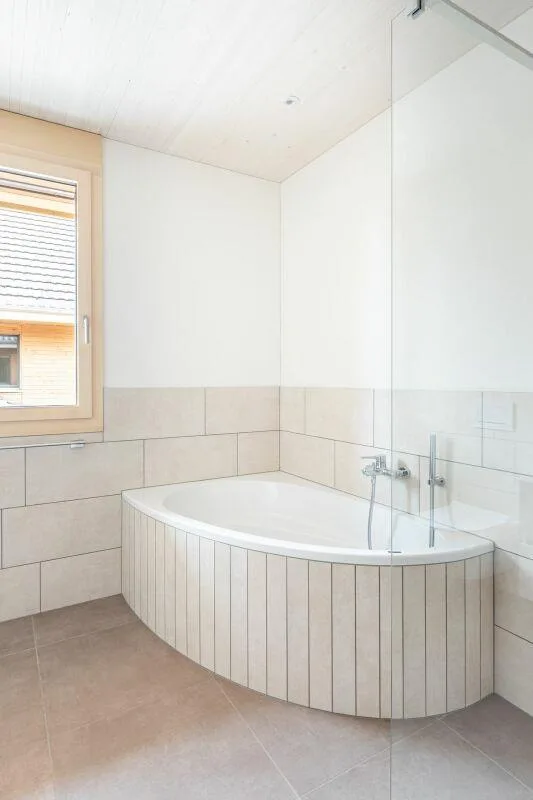 NEUES 6.5-Zimmer-Einfamilienhaus am See