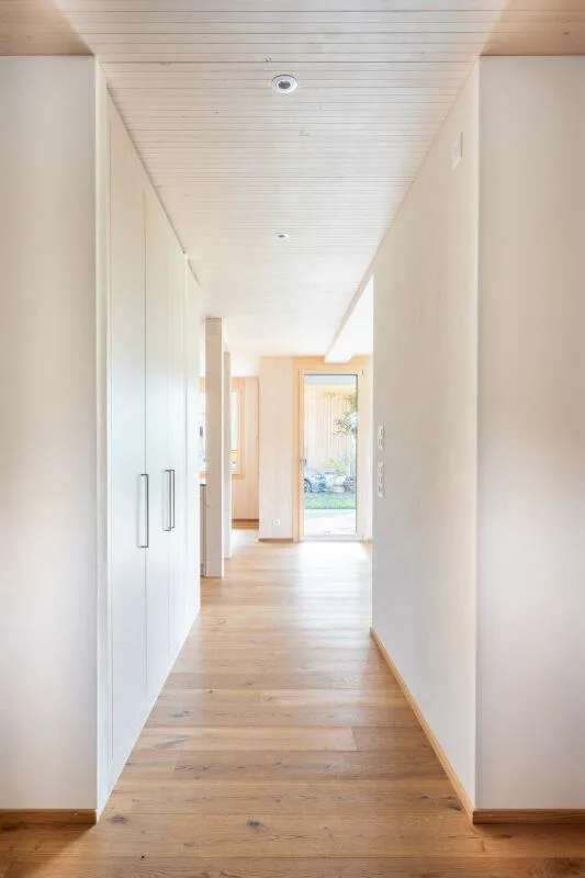 NEUES 6.5-Zimmer-Einfamilienhaus am See