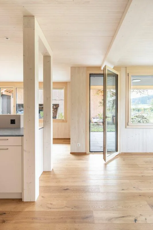 NEUES 6.5-Zimmer-Einfamilienhaus am See