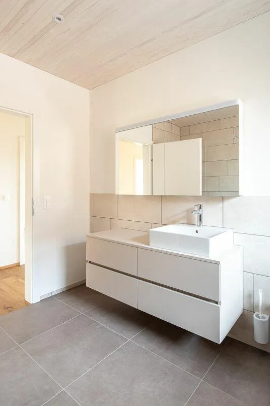 NEUES 6.5-Zimmer-Einfamilienhaus am See