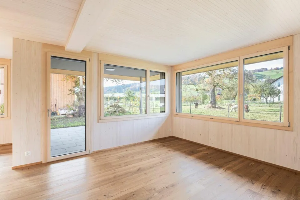 NEUES 6.5-Zimmer-Einfamilienhaus am See