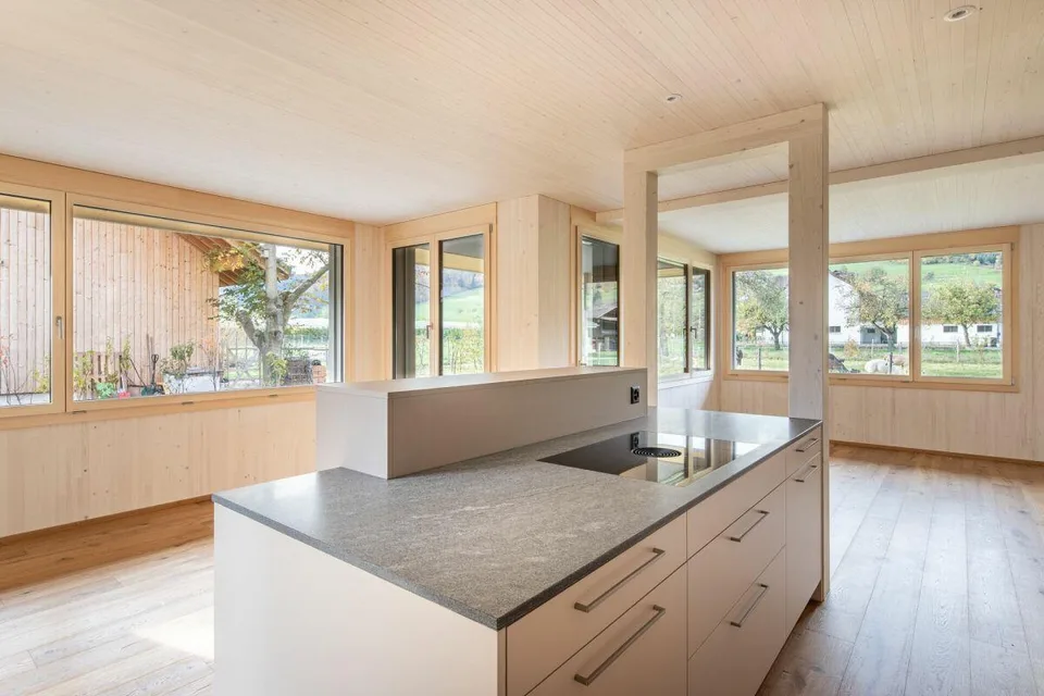 NEUES 6.5-Zimmer-Einfamilienhaus am See