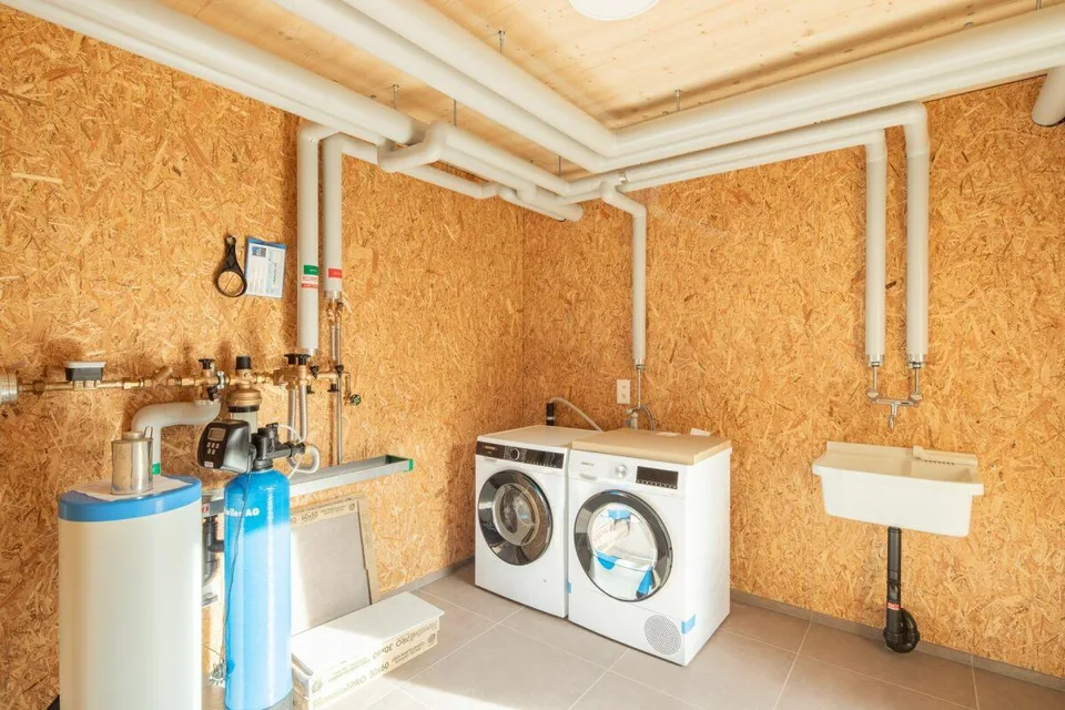 NEUES 6.5-Zimmer-Einfamilienhaus am See