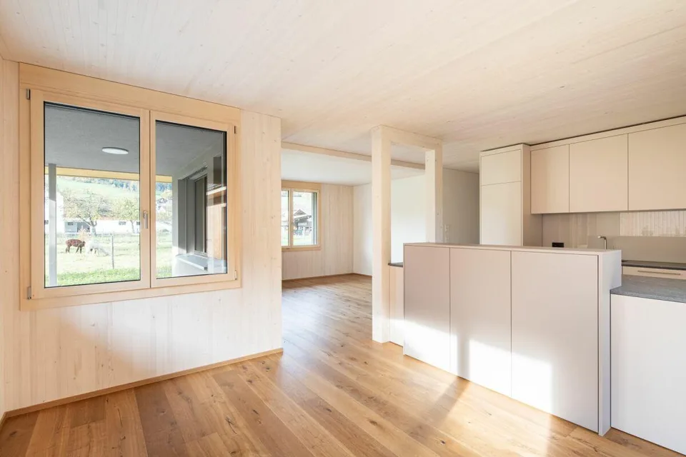 NEUES 6.5-Zimmer-Einfamilienhaus am See