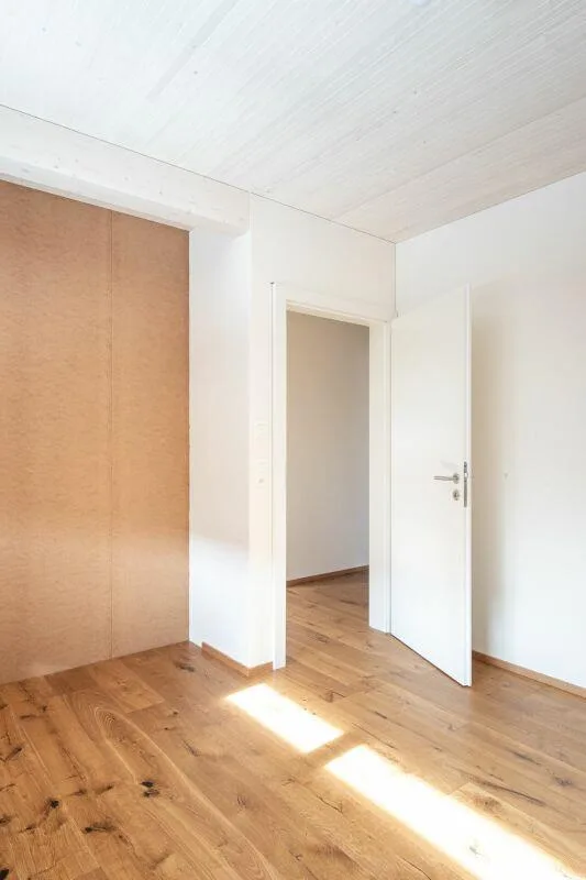 NEUES 6.5-Zimmer-Einfamilienhaus am See