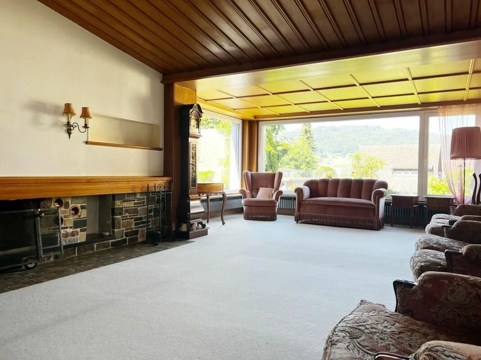 Charaktervolles Einfamilienhaus mit wertvoller Baulandreserve