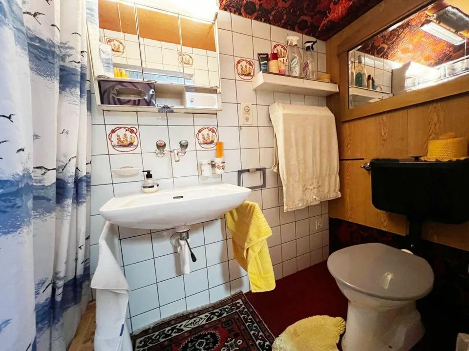 Charaktervolles Einfamilienhaus mit wertvoller Baulandreserve
