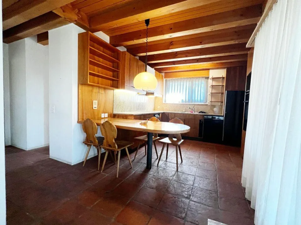 8-Zimmer-EFH mit wertvoller Baulandreserve