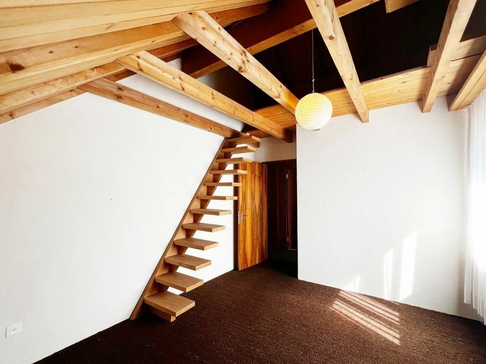 8-Zimmer-EFH mit wertvoller Baulandreserve