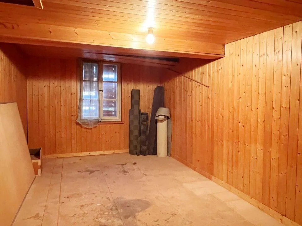 Restaurant Central mit Wohnung und Garage