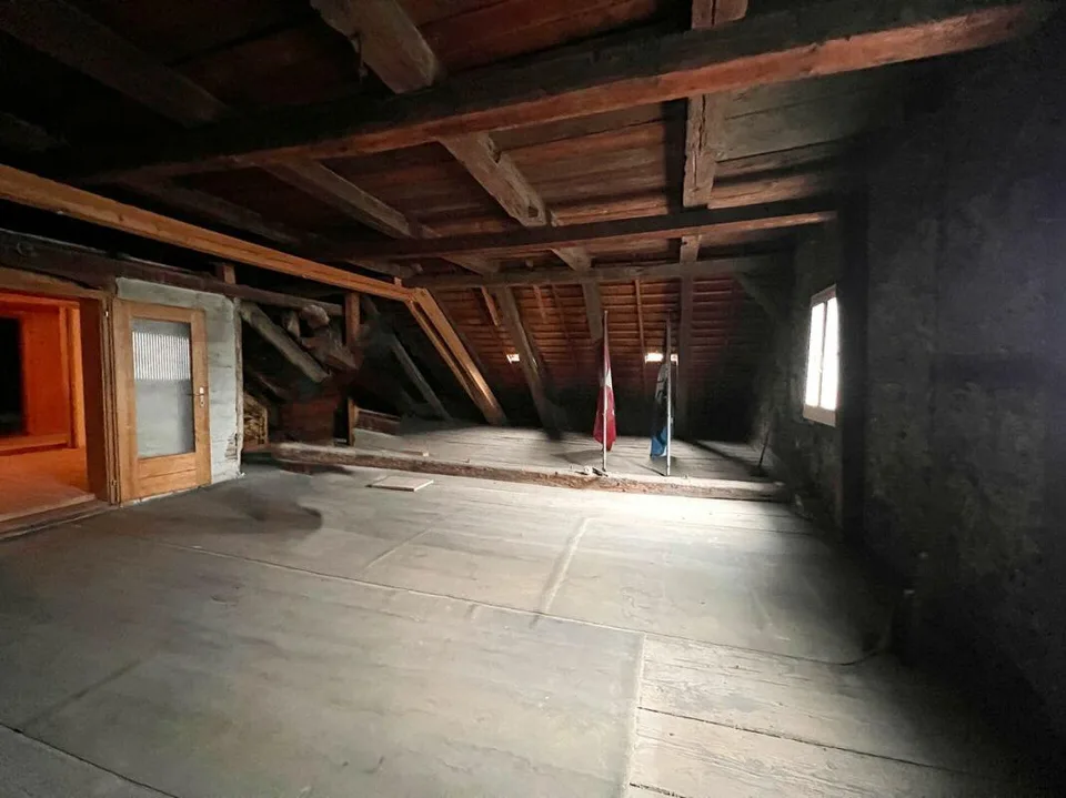 Restaurant Central mit Wohnung und Garage