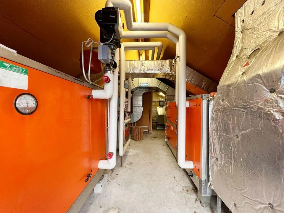 Restaurant Central mit Wohnung und Garage