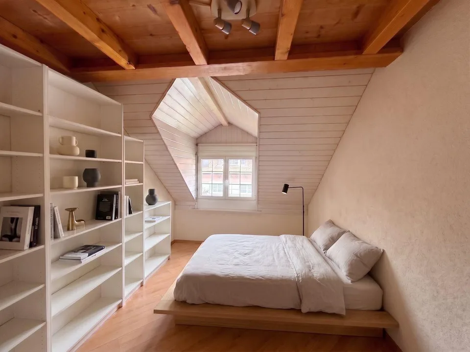 Un duplex lumineux aux volumes surprenants, à la Rippe.