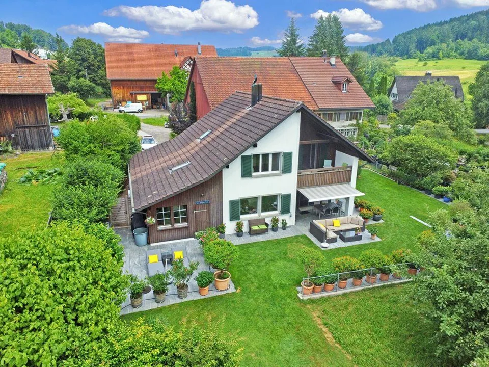 Gepflegtes 5.5-Zimmer EFH mit Gartenparadies