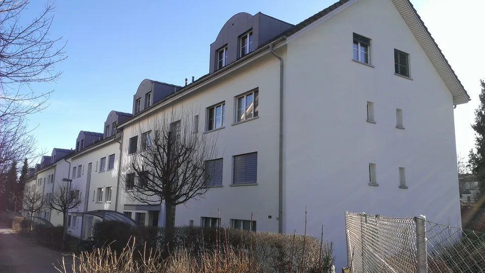 Grosszügige, sonnige 3 1/2 Zi-Dachwohnung