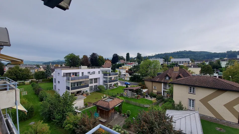 Grosszügige, sonnige 3 1/2 Zi-Dachwohnung