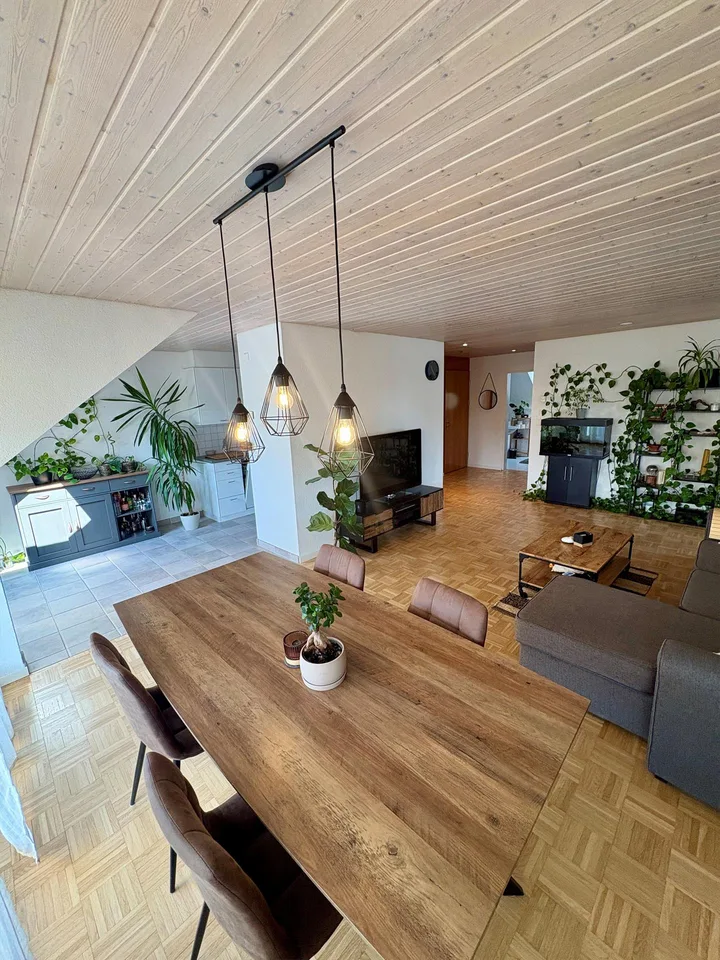 Grosszügige, sonnige 3 1/2 Zi-Dachwohnung
