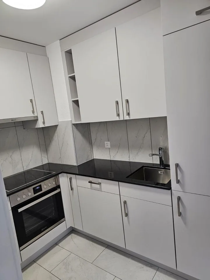 Appartement entièrement rénové, emplacement idéal