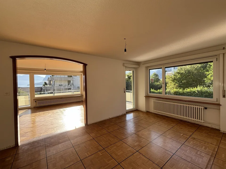 4.5-Zimmerwohnung mit Seesicht und grosszügigem Umschwung