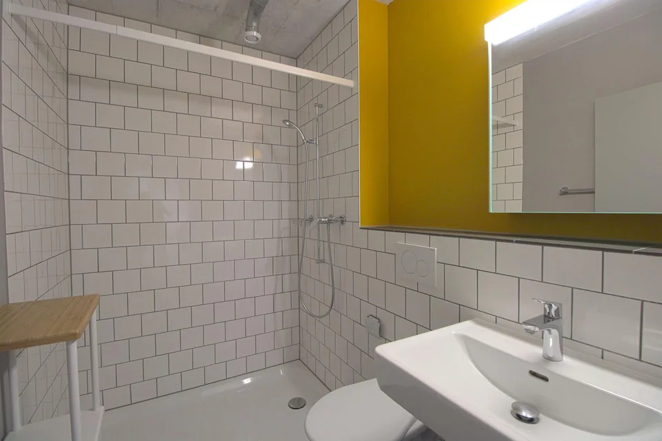 Furnished room in modernised apartment in a top location