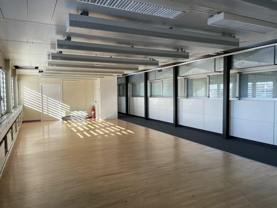 Spacieux Open Space, proche de la Gare de Lausanne