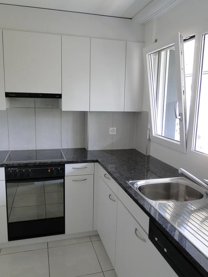 Schöne Singlewohnung mit grossem sonnigen Balkon im 3. OG
