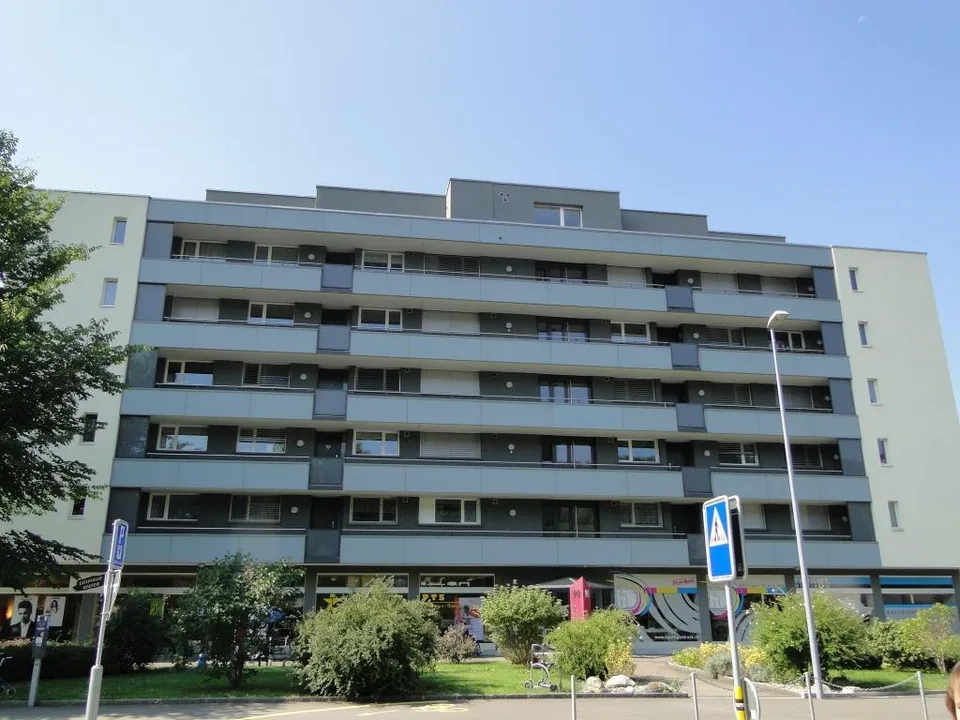 Schöne Singlewohnung mit grossem sonnigen Balkon im 3. OG